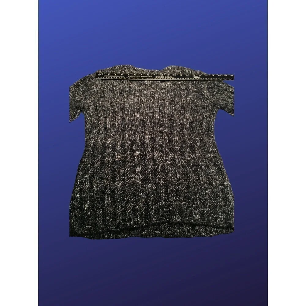 CHICO’S Pullover Knit “Fuzzy” V-Neck Sweater, BLACK/WHITE, Chico’s Size 2, EUC